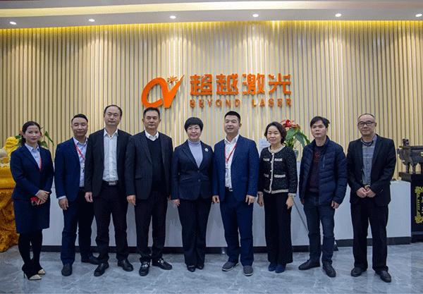 福建省长汀县吕莉县长一行莅临极悦娱乐视察指导-1.png 福建省长汀县吕莉县长一行莅临极悦娱乐视察指导-1.png