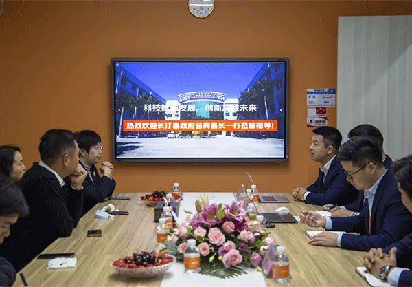 福建省长汀县吕莉县长一行莅临极悦娱乐视察指导-9.png 福建省长汀县吕莉县长一行莅临极悦娱乐视察指导-9.png