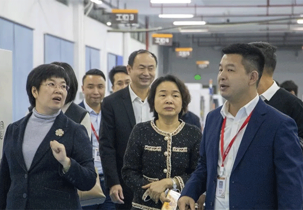 福建省长汀县吕莉县长一行莅临极悦娱乐视察指导-11.png 福建省长汀县吕莉县长一行莅临极悦娱乐视察指导-11.png