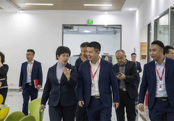 福建省长汀县吕莉县长一行莅临极悦娱乐视察指导-5.png 福建省长汀县吕莉县长一行莅临极悦娱乐视察指导-5.png