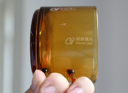 用激光切割设备切割超薄玻璃2.png 用激光切割设备切割超薄玻璃2.png